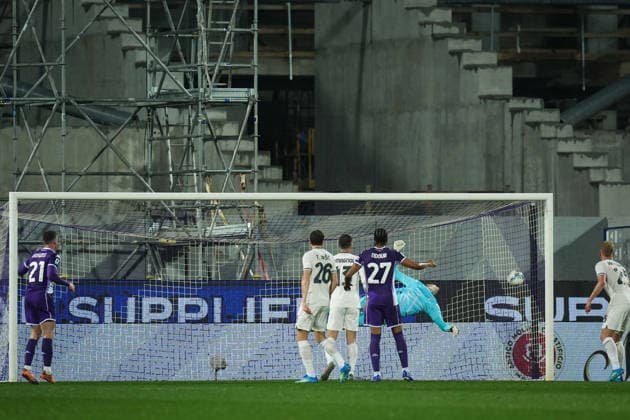 FiorentinaÕs Robin Everardus Gosens goal 1-0 during the Serie A soccer match between Fiorentina and Lazio at the Artemio Franchi Stadium in Florence, north Italy - Monday, April 13, 2026 -  Copyright: xMassimoxPaolone LaPressex