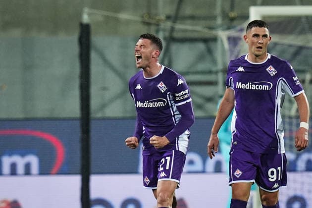 FiorentinaÕs Robin Everardus Gosens celebrates after scoring the 1-0 goal for his team during the Serie A soccer match between Fiorentina and Lazio at the Artemio Franchi Stadium in Florence, north Italy - Monday, April 13, 2026 -  Copyright: xMassimoxPaolone LaPressex