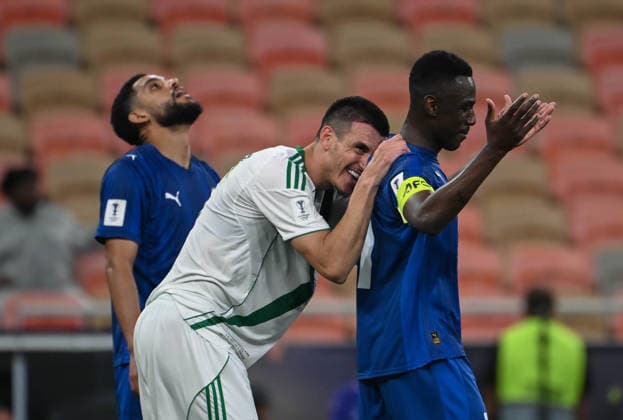 JEDDAH, SAUDI ARABIA - April 13: Roger Ibanez and Almoez Abdulla during the AFC Champions League Elite Round of 16 match between Al Ahli and Al Duhail at King Abdullah Sports City on April 13, 2026 in Jeddah, Saudi Arabia.