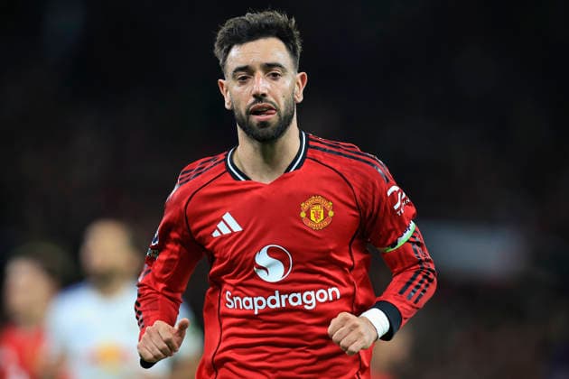 Manchester United, ManU v Leeds United, Premier League Bruno Fernandes (8) of Manchester United during the Premier League match between Manchester United and Leeds United at Old Trafford, Manchester, UK on 13 April 2026. Manchester Old Trafford Greater Manchester UK Editorial use only DataCo restrictions apply See www.football-dataco.com , Copyright: xConorxMolloyx PSI-24063-0058