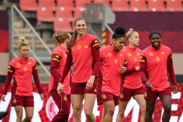 Nürnberg, Deutschland 13. April 2026: Vorbereitung auf das Frauen WM-Qualifikationsspiel Deutschland vs. Österreich - Abschlusstraining in Nürnberg Im Bild: Jule Brand (Deutschland) Copyright: HMBxMedia MadeleinexFantini