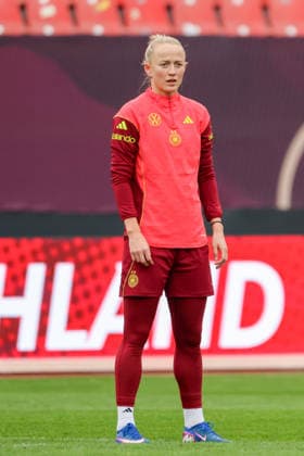Nürnberg, Deutschland 13. April 2026: Vorbereitung auf das Frauen WM-Qualifikationsspiel Deutschland vs. Österreich - Abschlusstraining in Nürnberg Im Bild: Lea Schüller Schueller (Deutschland) Copyright: HMBxMedia MadeleinexFantini