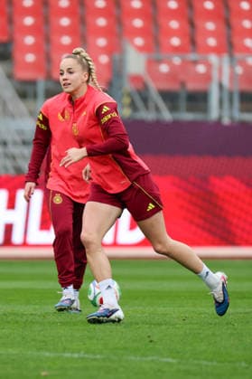 Nürnberg, Deutschland 13. April 2026: Vorbereitung auf das Frauen WM-Qualifikationsspiel Deutschland vs. Österreich - Abschlusstraining in Nürnberg Im Bild: Giulia Gwinn (Deutschland) Copyright: HMBxMedia MadeleinexFantini