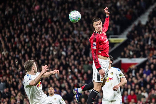 Premier League: Manchester United, ManU v Leeds United Benjamin Sesko of Manchester United fails to connect with the ball during the Premier League match Manchester United vs Leeds United at Old Trafford, Manchester, United Kingdom on 13 April 2026 (Photo by Mark Cosgrove News Images) Manchester Old Trafford Greater Manchester United Kingdom Copyright: xMarkxCosgrove NewsxImagesx