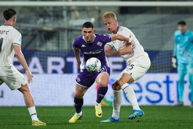 FiorentinaÕs Roberto Piccoli fights for the ball with LazioÕs Oliver Provstgaard Nielsen during the Serie A soccer match between Fiorentina and Lazio at the Artemio Franchi Stadium in Florence, north Italy - Monday, April 13, 2026 -  Copyright: xMassimoxPaolone LaPressex