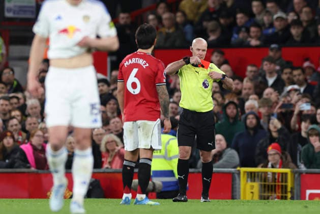 Manchester United, ManU v Leeds United, Premier League Manchester United defender Lisandro Martinez (6) sent off by Referee Paul Tierney during the Manchester United v Leeds United Premier League match at Old Trafford, Manchester, England on 13 April 2026 Credit: Phil Duncan Every Second Media Editorial use only. All images are copyright Every Second Media Limited. No images may be reproduced without prior permission. All rights reserved. Premier League and Football League images are subject to licensing agreements with Football DataCo Limited. see https: www.football-dataco.com Copyright: xIMAGO EveryxSecondxMediax ESM-1904-0033 PhilxDuncanx xEveryxSecondxMediax