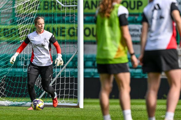 SOCCER WOMEN UEFA QUALIFIERS B4 MD3 SCOTLAND VS BELGIUM goalkeeper Louise Seynhaeve (21) of Belgium pictured during the MD-1 training session before a women football game between the national teams of Scotland and Belgium , called the Red Flames , on the third match day in League B Group B4 in the league stage of the 2026-27 UEFA Women s European Qualifiers competition , on Monday 13 April 2026 in Edinburgh , Scotland . PHOTO SPORTPIX Stijn Audooren Edinburgh Easter Road Stadium Scotland  Copyright: xSportpix.bex xStijnxAudoorenxStijnxAudoorenx