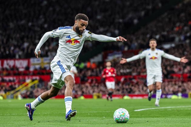 Premier League: Manchester United, ManU v Leeds United Jayden Bogle of Leeds United breaks with the ball during the Premier League match Manchester United vs Leeds United at Old Trafford, Manchester, United Kingdom on 13 April 2026 (Photo by Mark Cosgrove News Images) Manchester Old Trafford Greater Manchester United Kingdom Copyright: xMarkxCosgrove NewsxImagesx