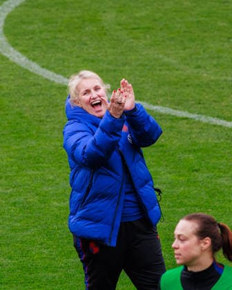 April 13, 2026, Renton, Washington, USA: Head Coach EMMA HAYES of the US Women Team during practice before the second of three-game series against Japan women national team, Nationalteam Soccer 2026: USWNT Practice  - ZUMAw150 20260413_zsp_w150_005 Copyright: xJasonxWangx