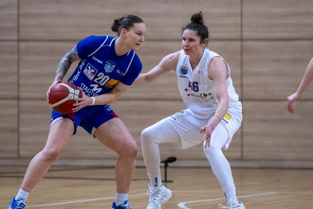 Toyota DBBL 2025 2026 - Syntainics MBC vs.BC Marburg Blue Dolphins Playoff Halbfinale, Game 2 Halle Saale, Deutschland 13.April 2026: Im Bild:v.li.Lea Debeljak (Marburg) und Romy Bär Baer (Halle) Halle Saale swh.Arena Sachsen-Anhalt Deutschland