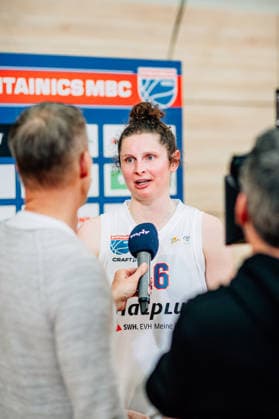 BB-1BL Damen Syntainics MBC Lions - BC Pharmaserv Marburg Romy Bär (GISA Lions MBC) waehrend der Saison 2025-2026 im Halbfinale Playoff im Spiel 2 von 5 in der DBBL Toyota Bundesliga Syntainics MBC Lions und BC Pharmaserv Marburg in der SWH Arena am 13. April 2026 in Halle Saale, Sachsen Anhalt, Deutschland