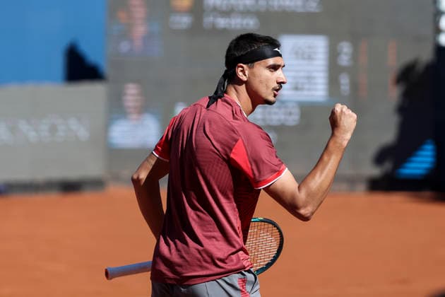 April 14, 2026, Barcelona, Barcelona, Spain: Lorenzo Sonego of Italy in action against Pedro Martinez of Spain during the Round of 32 tennis match of the Barcelona Open Banc Sabadell - Conde Godo 2026 Day 4 at Real Club de Tenis Barcelona on April 14, 2026 in Barcelona, Spain. Barcelona Spain - ZUMAa181 20260414_zaa_a181_034 Copyright: xJavierxBorregox