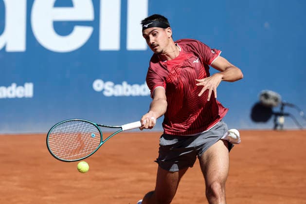 April 14, 2026, Barcelona, Barcelona, Spain: Lorenzo Sonego of Italy in action against Pedro Martinez of Spain during the Round of 32 tennis match of the Barcelona Open Banc Sabadell - Conde Godo 2026 Day 4 at Real Club de Tenis Barcelona on April 14, 2026 in Barcelona, Spain. Barcelona Spain - ZUMAa181 20260414_zaa_a181_032 Copyright: xJavierxBorregox