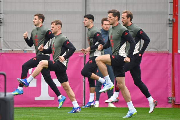 v.li:Josip STANISIC (Bayern Muenchen),Joshua KIMMICH (Bayern Muenchen),Aleksandar PAVLOVIC (Bayern Muenchen),Leon GORETZKA (Bayern Muenchen),Harry KANE (Bayern Muenchen). Abschlusstraining am 14.04.2026 Fussball Champions League,Saison 2025 26, Viertelfinale FC Bayern-Muenchen -Real Madrid am 15.04.2026 A L L I A N Z A R E N A. Â