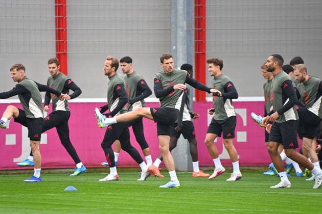 v.li:Joshua KIMMICH (Bayern Muenchen),Josip STANISIC (Bayern Muenchen),Harry KANE (Bayern Muenchen),Aleksandar PAVLOVIC (Bayern Muenchen),Leon GORETZKA (Bayern Muenchen),Tom BISCHOF (Bayern Muenchen),Jonathan TAH (Bayern Muenchen). Abschlusstraining am 14.04.2026 Fussball Champions League,Saison 2025 26, Viertelfinale FC Bayern-Muenchen -Real Madrid am 15.04.2026 A L L I A N Z A R E N A. Â