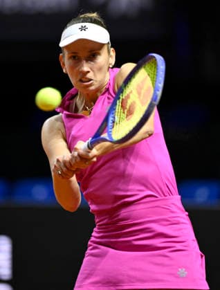 Elise Mertens (BEL) Aktion Tennis Damen Porsche-Cup Porsche Tennis Grand Prix GP Stuttgart 2026 Porsche Arena 11-19.04.2026 DFL REGULATIONS PROHIBIT ANY USE OF PHOTOGRAPHS AS IMAGE SEQUENCES AND OR QUASI-VIDEO Tennis Damen Porsche-Cup Porsche Tennis Grand Prix GP Stuttgart 2026