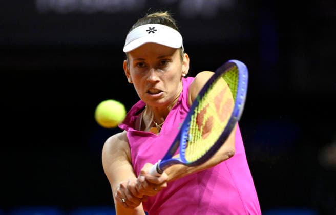 Elise Mertens (BEL) Aktion Tennis Damen Porsche-Cup Porsche Tennis Grand Prix GP Stuttgart 2026 Porsche Arena 11-19.04.2026 DFL REGULATIONS PROHIBIT ANY USE OF PHOTOGRAPHS AS IMAGE SEQUENCES AND OR QUASI-VIDEO Tennis Damen Porsche-Cup Porsche Tennis Grand Prix GP Stuttgart 2026