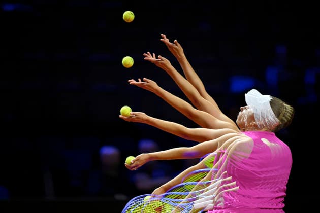 Feature Elise Mertens (BEL) Aktion Mehrfachbelichtung Multishot Aufschlag Tennis Damen Porsche-Cup Porsche Tennis Grand Prix GP Stuttgart 2026 Porsche Arena 11-19.04.2026 DFL REGULATIONS PROHIBIT ANY USE OF PHOTOGRAPHS AS IMAGE SEQUENCES AND OR QUASI-VIDEO Tennis Damen Porsche-Cup Porsche Tennis Grand Prix GP Stuttgart 2026