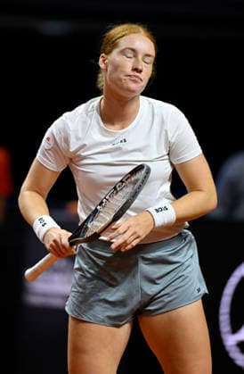 Ella Seidel (GER) enttaeuscht Gestik Geste Tennis Damen Porsche-Cup Porsche Tennis Grand Prix GP Stuttgart 2026 Porsche Arena 11-19.04.2026 DFL REGULATIONS PROHIBIT ANY USE OF PHOTOGRAPHS AS IMAGE SEQUENCES AND OR QUASI-VIDEO Tennis Damen Porsche-Cup Porsche Tennis Grand Prix GP Stuttgart 2026