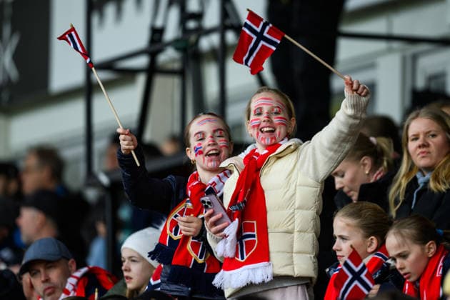 260414 Fans of Norway during the FIFA Women s World Cup Qualifier football match between Norway and Slovenia on April 14, 2026 in Lillestrom. Photo: Marius Simensen BILDBYRAN COP 238 VG0919 bbeng fotball soccer football fotboll FIFA World Cup, WM, Weltmeisterschaft, Fussball qualifiers vm-kvalifisering kvinner vm kvalik landskamp dam norge norway slovenien slovenia publik Copyright: MARIUSxSIMENSEN BB260414BB386