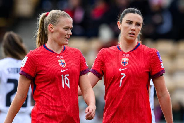 260414 Mathilde Harviken and Ingrid Syrstad Engen of Norway during the FIFA Women s World Cup Qualifier football match between Norway and Slovenia on April 14, 2026 in Lillestrom. Photo: Vegard Grott BILDBYRAN kod VG VG0919 bbeng fotball soccer football fotboll FIFA World Cup, WM, Weltmeisterschaft, Fussball qualifiers vm-kvalifisering kvinner vm kvalik landskamp dam norge norway slovenien slovenia Copyright: VEGARDxGRoTT BB260414VG015