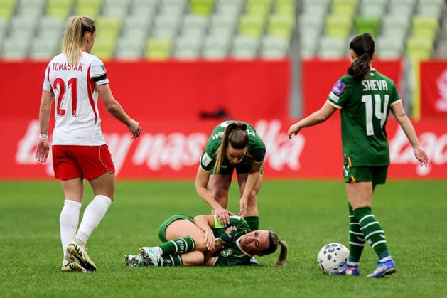 2027 FIFA Women s World Cup European Qualifiers, Polsat Plus Arena, Gdansk, Poland 14 4 2026 Poland vs Republic of Ireland WNT Ireland s Katie McCabe is fouled by Poland s Paulina Tomasiak Katie McCabe is fouled by Paulina Tomasiak 14 4 2026  Copyright: x INPHO RyanxByrnex RB1_2899
