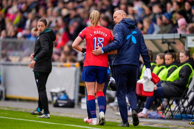 Women s international football match Norway Slovenia Lillestrom 20260414 Norway s Frida Maanum out with injury in the Women s World Cup qualifying match between Norway and Slovenia at Arasen Stadium Photo Lise Aserud NTB Lillestrom Norway EDITORIAL USE ONLY RESTRICTED USE FOR BETTING COMPANIES  Copyright: xLisexAserudx xNTBx