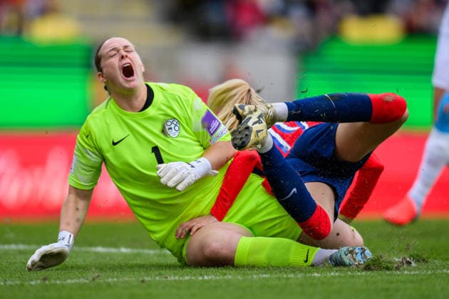 260414 goalkeeper Zala Mersnik of Slovenia and Ada Hegerberg of Norway during the FIFA Women s World Cup Qualifier football match between Norway and Slovenia on April 14, 2026 in Lillestrom. Photo: Marius Simensen BILDBYRAN COP 238 VG0919 bbeng fotball soccer football fotboll FIFA World Cup, WM, Weltmeisterschaft, Fussball qualifiers vm-kvalifisering kvinner vm kvalik landskamp dam norge norway slovenien slovenia Copyright: MARIUSxSIMENSEN BB260414BB413