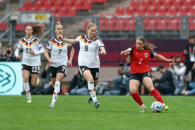 14.04.2026, xovx, Fußball Frauen WM-Qualifikation, Deutschland - Österreich v.l. Jule Brand (Deutschland), Giulia Gwinn (Deutschland), Sjoeke Nüsken (Deutschland), Chiara D Angelo (Österreich) Nürnberg Max-Morlock-Stadion Bayern Deutschland (DE)