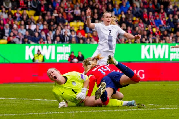 Women s international football match Norway Slovenia Lillestrom 20260414 Slovenia s goalkeeper Zala Mersnik duels with Norway s Ada Hegerberg in the Women s World Cup qualifying match between Norway and Slovenia at Arasen Stadium Photo Lise Aserud NTB Lillestrom Norway EDITORIAL USE ONLY RESTRICTED USE FOR BETTING COMPANIES  Copyright: xLisexAserudx xNTBx