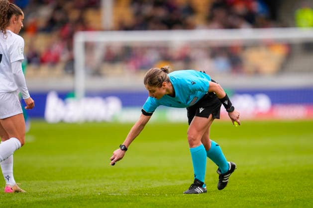 Women s international football match Norway Slovenia Lillestrom 20260414 Referee Martina Molinaro from Italy in the Women s World Cup qualifying match between Norway and Slovenia at Arasen Stadium Photo Lise Aserud NTB Lillestrom Norway EDITORIAL USE ONLY RESTRICTED USE FOR BETTING COMPANIES  Copyright: xLisexAserudx xNTBx