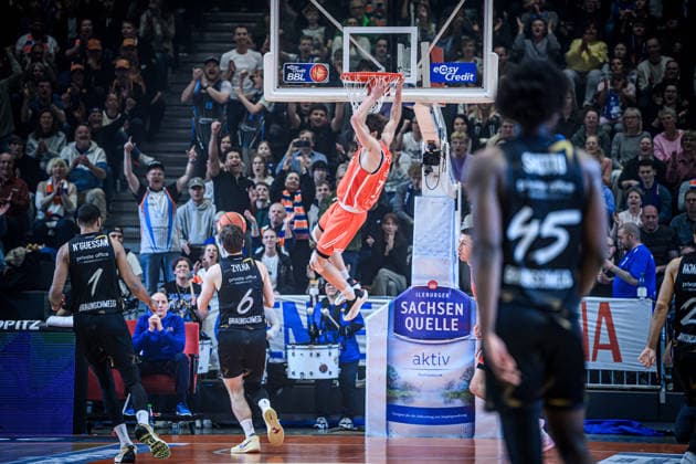 easycredit BBL Basketball Bundesliga 2025 2026 Nachholspiel 23. Spieltag 14.04.2026 Science City Jena vs Basketball Löwen Braunschweig Kristofer Krause (Jena) Dunking Sparkassen Arena