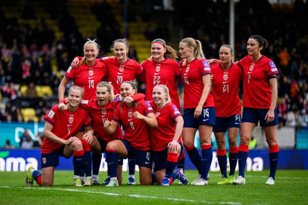 260414 Ada Hegerberg of Norway celebrate with teammates after scoring 1-0 during the FIFA Women s World Cup Qualifier football match between Norway and Slovenia on April 14, 2026 in Lillestrom. Photo: Marius Simensen BILDBYRAN COP 238 VG0919 bbeng fotball soccer football fotboll FIFA World Cup, WM, Weltmeisterschaft, Fussball qualifiers vm-kvalifisering kvinner vm kvalik landskamp dam norge norway slovenien slovenia jubel Copyright: MARIUSxSIMENSEN BB260414BB470