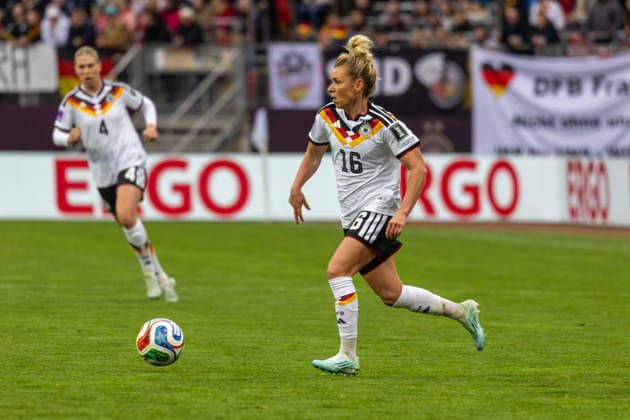 Deutschland: Fußball WM-Qualifikation Europa Frauen 2026, 3. Spieltag - Deutschland vs Österreich - Max-Morlock-Stadion (Nürnberg) : Dallmann Linda (Deutsche Frauen Nationalmannschaft, 16) Copyright: xMichellexLukax