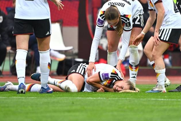 Giulia GWINN (GER), verletzt,Verletzung Fussball WM Qualifikation Frauen Deutschland - Oesterreich am 14.04.2026 Max-Morlock-Stadion Nuernberg. Â