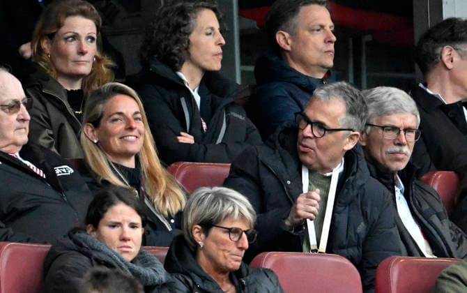 14.04.2026, WM-Qualifikation Europa, Frauen 2026, 3.Spieltag, Deutschland - Österreich, im Max-Morlock-Stadion Nürnberg, Fussballfunktionärin Nia Künzer (Deutschland) und Andreas Rettig (Deutschland) haben sichtlich Spass