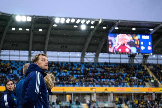 260414 Head coach Tony Gustavsson of Sweden ahead of the FIFA Women s World Cup Qualifier football match between Sweden and Denmark on April 14, 2026 in Gothenburg. Photo: Carl Sandin BILDBYRAN kod CS CS0928 fotboll football soccer fotball vm-kval kval fifa womens world cup qualifier qualifier sverige sweden danmark denmark dam bbeng women kvinner Copyright: CARLxSANDIN BB260414CS009