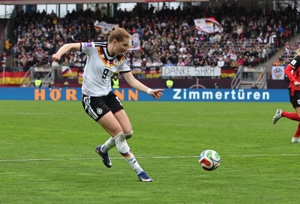 14.04.2026 - Fussball Frauenfussball - Länderspiel - WM-Qualifikationsspiel Qualikfikation Qualifikationsspiel zur Weltmeisterschaft 2027 - Deutschland gg Österreich - Sportfoto Zink DaMa - xdaxmax - Sjoeke Nüsken Nuesken (9, Deutschland )