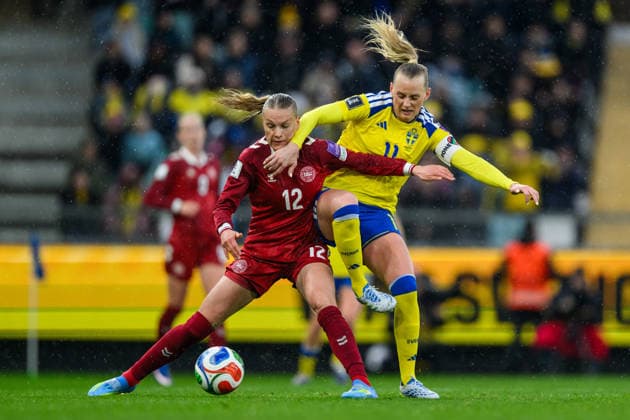 260414 Stine Sandbech of Denmark and Stina Blackstenius of Sweden during the FIFA Women s World Cup Qualifier football match between Sweden and Denmark on April 14, 2026 in Gothenburg. Photo: Mathias Bergeld BILDBYRAN kod MB CS0928 fotboll football soccer fotball vm-kval kval fifa womens world cup qualifier qualifier sverige sweden danmark denmark dam bbeng women kvinner Copyright: MATHIASxBERGELD BB260414MB026