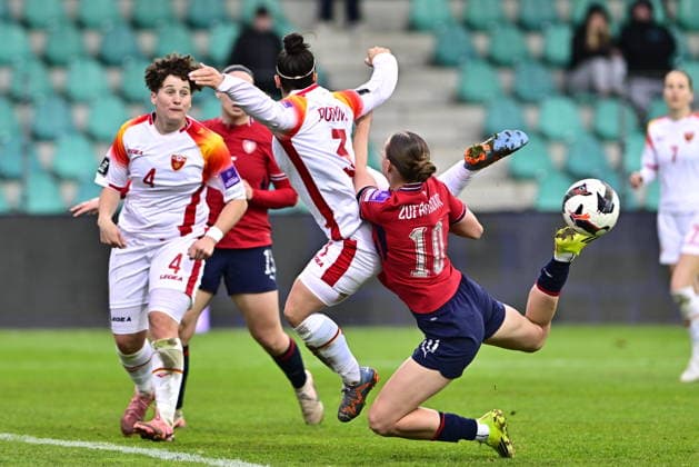 L-R Maja Saranovic (Montenegro), Aleksandra Popovic (Montenegro) and Jana Zufankova (Czechia) in action during the European qualifying part for 2027 Women s Football World Cup match, group B1: Czechia vs Montenegro, in Chomutov, Czech Republic, on April 14, 2026. (CTKxPhoto OndrejxHajek) CTKPhotoP2026041408093  CTKPhotoP2026041408093
