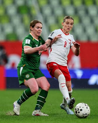 2027 FIFA Women s World Cup European Qualifiers, Polsat Plus Arena, Gdansk, Poland 14 4 2026 Poland vs Republic of Ireland WNT Ireland s Aoife Mannion in action with Poland s Ewelina Kamczyk Aoife Mannion in action with Ewelina Kamczyk 14 4 2026  Copyright: x INPHO RyanxByrnex RB1_5969