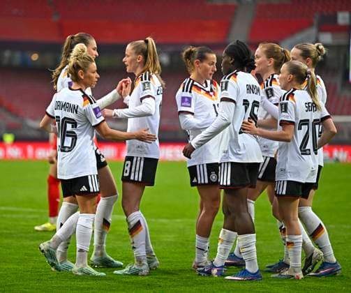 14.04.2026, WM-Qualifikation Europa, Frauen 2026, 3.Spieltag, Deutschland - Österreich, im Max-Morlock-Stadion Nürnberg, Torjubel um Torschützin Vivien Endmann (Deutschland)
