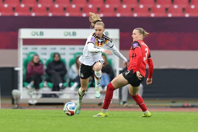 14.04.2026 - Fussball Frauenfussball - Länderspiel - WM-Qualifikationsspiel Qualikfikation Qualifikationsspiel zur Weltmeisterschaft 2027 - Deutschland gg Österreich - Sportfoto Zink DaMa - xdaxmax - Vivien Endemann (8, Deutschland ) Sarah Gutmann (3, Österreich )