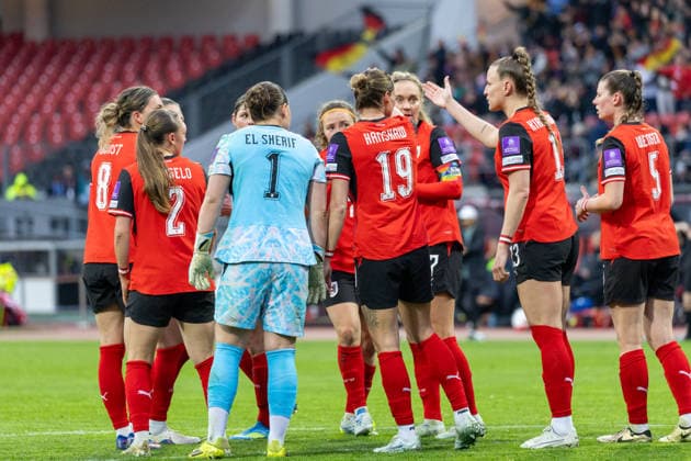 Deutschland: Fußball WM-Qualifikation Europa Frauen 2026, 3. Spieltag - Deutschland vs Österreich - Max-Morlock-Stadion (Nürnberg) : El Sherif Mariella (Frauen Nationalmannschaft Österreich, 1), D Angelo Chiara (Frauen Nationalmannschaft Österreich, 2), Dunst Barbara (Frauen Nationalmannschaft Österreich, 8), Hanshaw Verena (Frauen Nationalmannschaft Österreich, 19), Wenger Claudia (Frauen Nationalmannschaft Österreich, 5) Copyright: xMichellexLukax