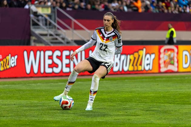 Deutschland: Fußball WM-Qualifikation Europa Frauen 2026, 3. Spieltag - Deutschland vs Österreich - Max-Morlock-Stadion (Nürnberg) : Brand Jule (Deutsche Frauen Nationalmannschaft, 22) Copyright: xMichellexLukax