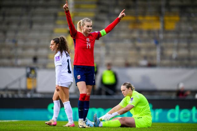 260414 Ada Hegerberg of Norway celebrates after scoring 5-0 during the FIFA Women s World Cup Qualifier football match between Norway and Slovenia on April 14, 2026 in Lillestrom. Photo: Marius Simensen BILDBYRAN COP 238 VG0919 bbeng fotball soccer football fotboll FIFA World Cup, WM, Weltmeisterschaft, Fussball qualifiers vm-kvalifisering kvinner vm kvalik landskamp dam norge norway slovenien slovenia jubel Copyright: MARIUSxSIMENSEN BB260414BB604