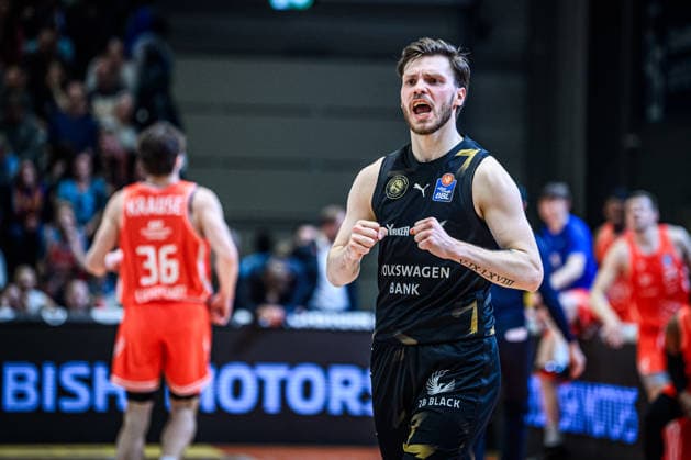 easycredit BBL Basketball Bundesliga 2025 2026 Nachholspiel 23. Spieltag 14.04.2026 Science City Jena vs Basketball Löwen Braunschweig Ferdinand Zylka (Braunschweig) ballt die Fäuste, Portrait Sparkassen Arena
