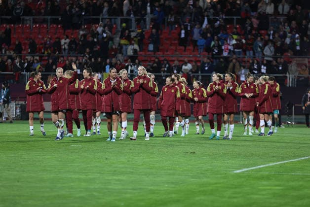 Deutschland - Österreich, Fussball, Frauen, Saison 2025 2026, Länderspiel, WM-Qualifikation, Max-Morlock-Stadion, Nürnberg Die deutsche Mannschaft nach dem Spiel auf der Ehrenrunde