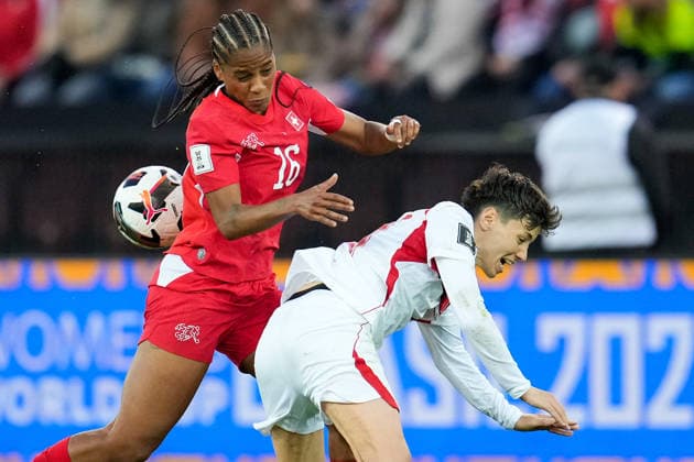Aurelie Csillag 16 (Switzerland) against Gulbin Hiz 21 (Turkiye) during Women s Qualifiers - Switzerland vs Turkey , FIFA World Cup, WM, Weltmeisterschaft, Fussball match in Zurich, Switzerland, April 14 2026  Copyright: xScottxColeman IPAxSportx xipa-agency.netx xx IPA_73961782 IPA_Agency_IPA73961782