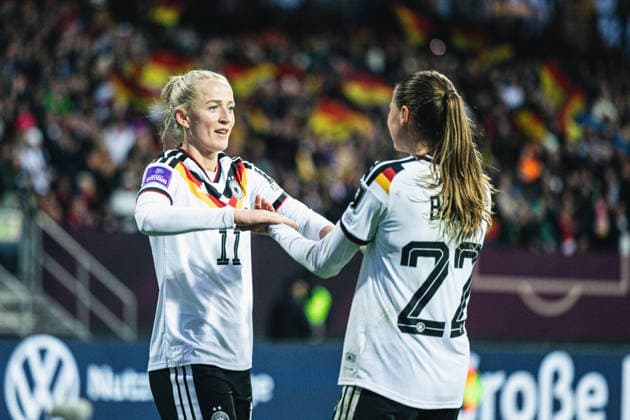 Deutschland: Fußball WM-Qualifikation Europa Frauen 2026, 3. Spieltag - Deutschland vs Österreich - Max-Morlock-Stadion (Nürnberg): Lea Schüller Lea Schuller (Deutsche Frauen Nationalmannschaft, 11) Tor 5:1 Jubel, Emotionen, Freude Brand Jule (Deutsche Frauen Nationalmannschaft, 22) Copyright: xAylinxKreutzsteinx